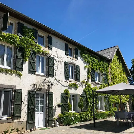 ホームステイ Au Jardin D'emilia Tralaigues