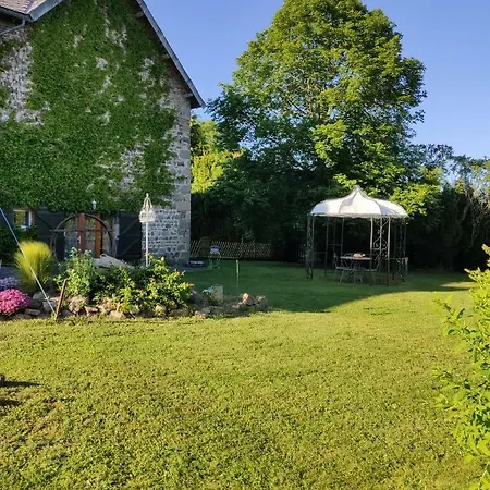 Au Jardin D'emilia ホームステイ Tralaigues